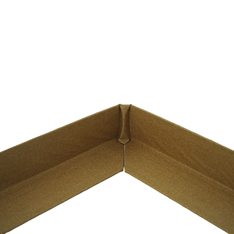 Protector de esquina de papel plegado en forma de U envolvente para una cobertura total